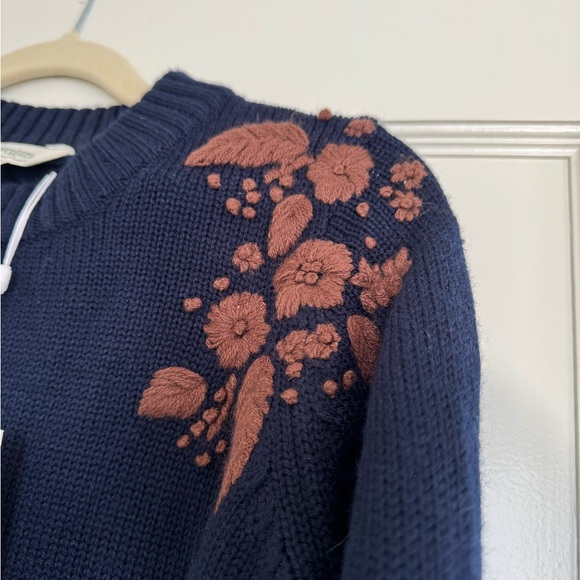 Aventura Lindley Embroidered Sweater NWT - Picture 5 of 7